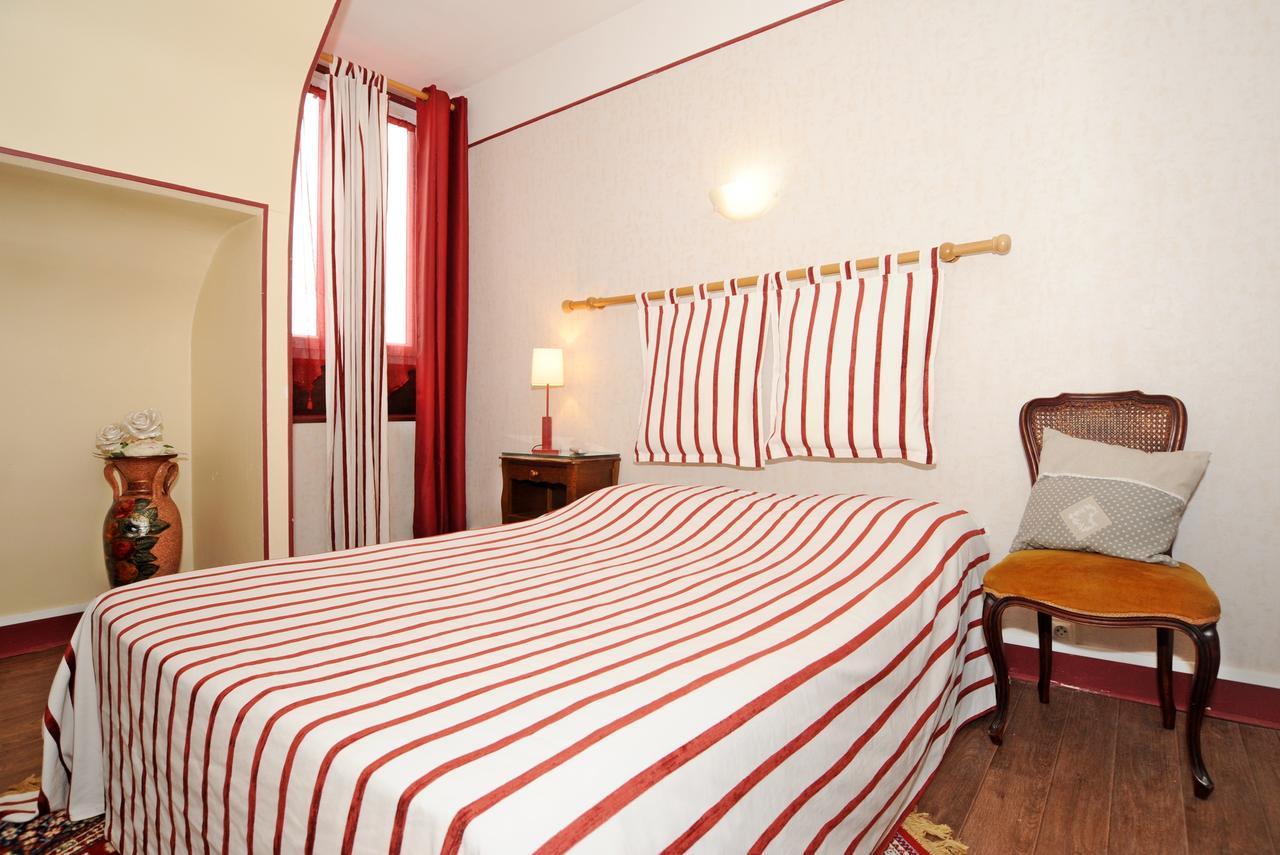 Hostellerie Du Grand Sully Екстериор снимка