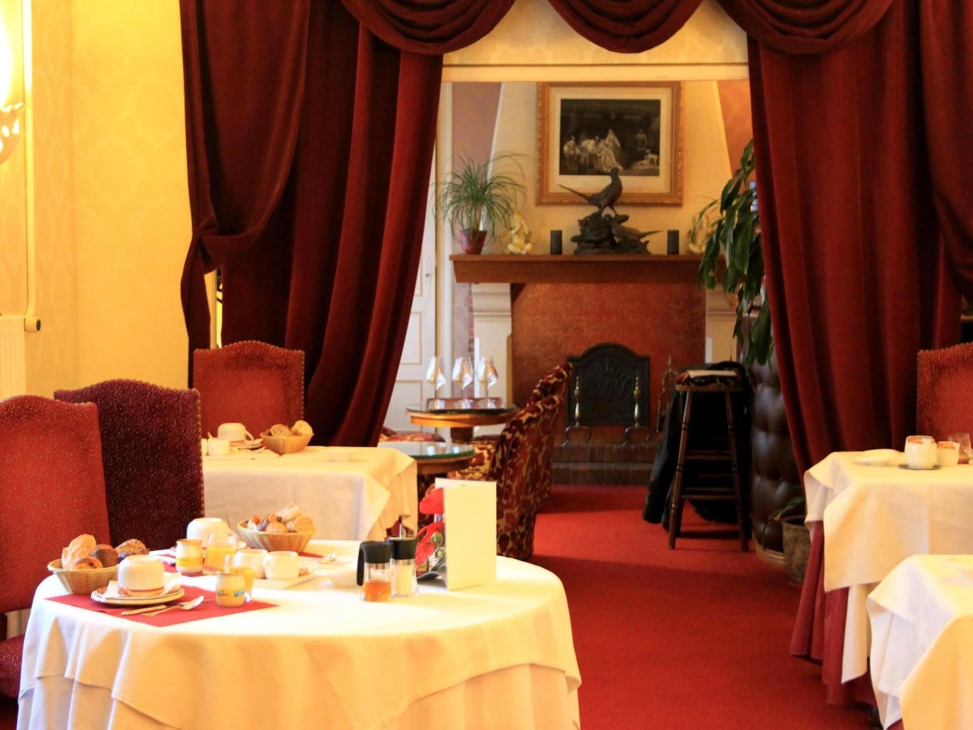 Hostellerie Du Grand Sully Екстериор снимка