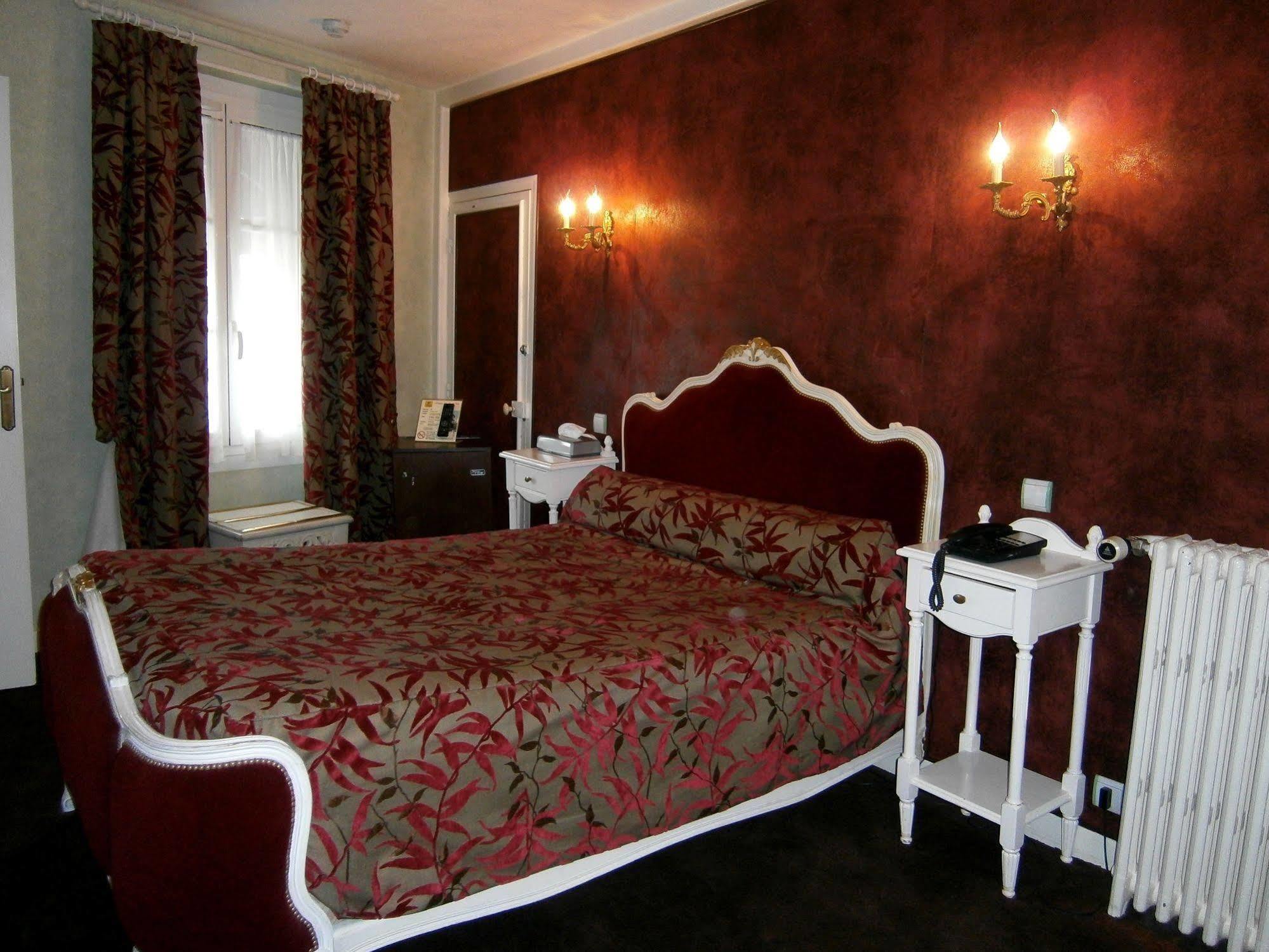 Hostellerie Du Grand Sully Екстериор снимка
