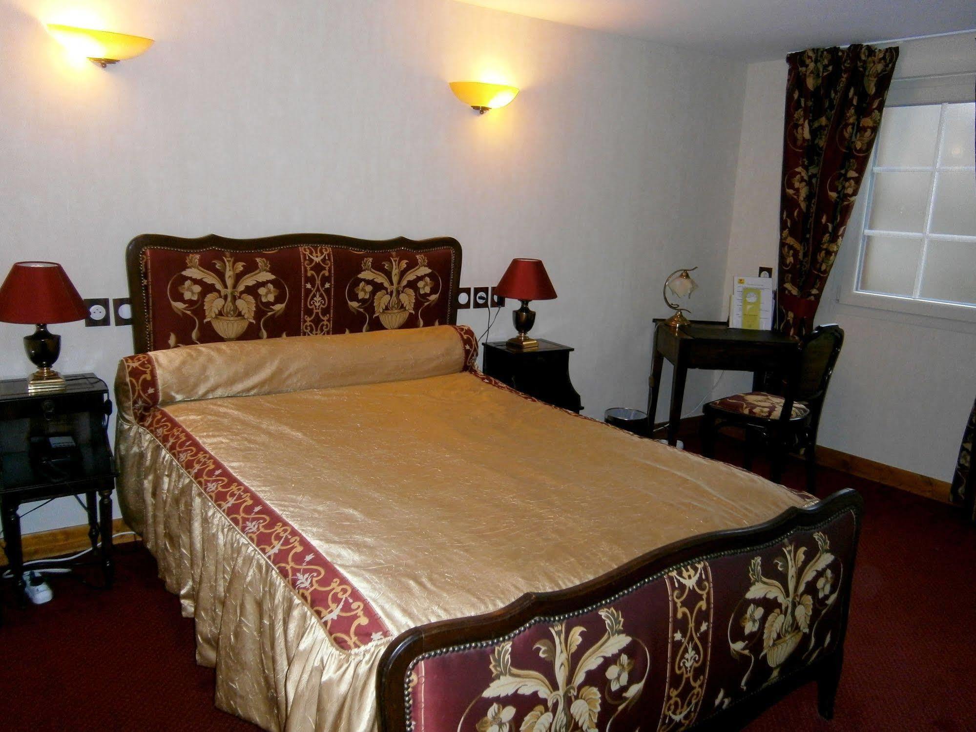 Hostellerie Du Grand Sully Екстериор снимка