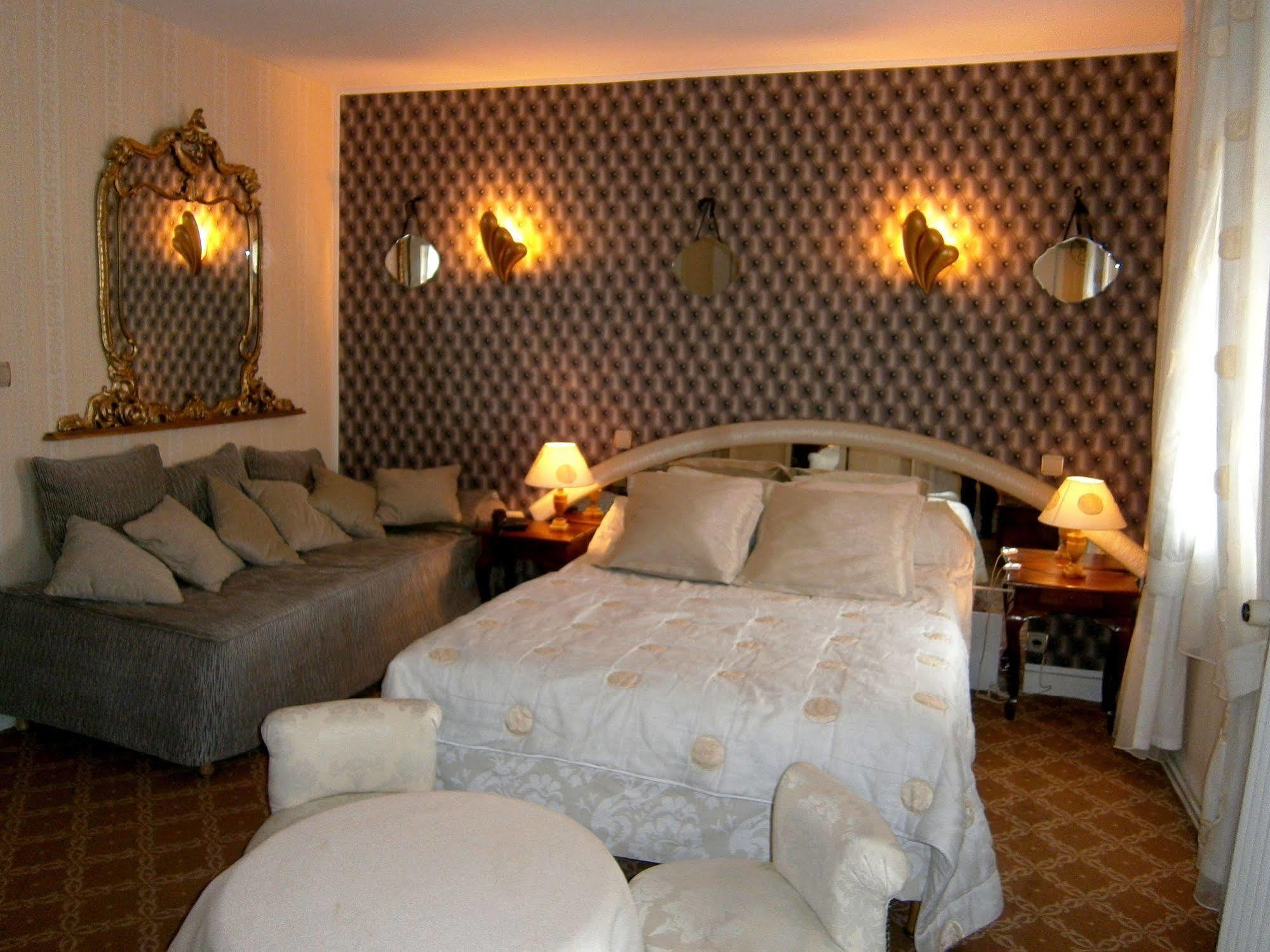 Hostellerie Du Grand Sully Екстериор снимка
