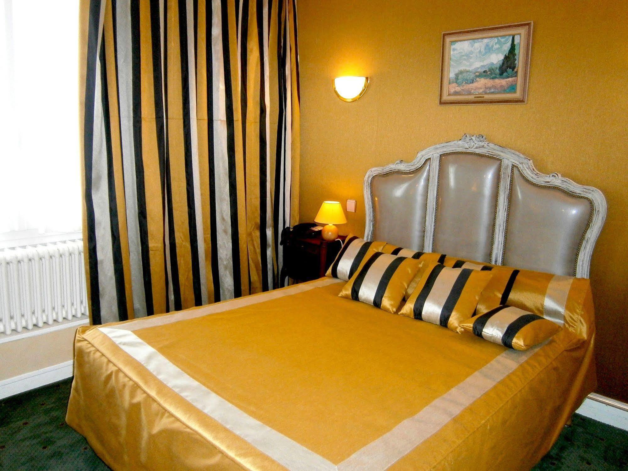 Hostellerie Du Grand Sully Екстериор снимка