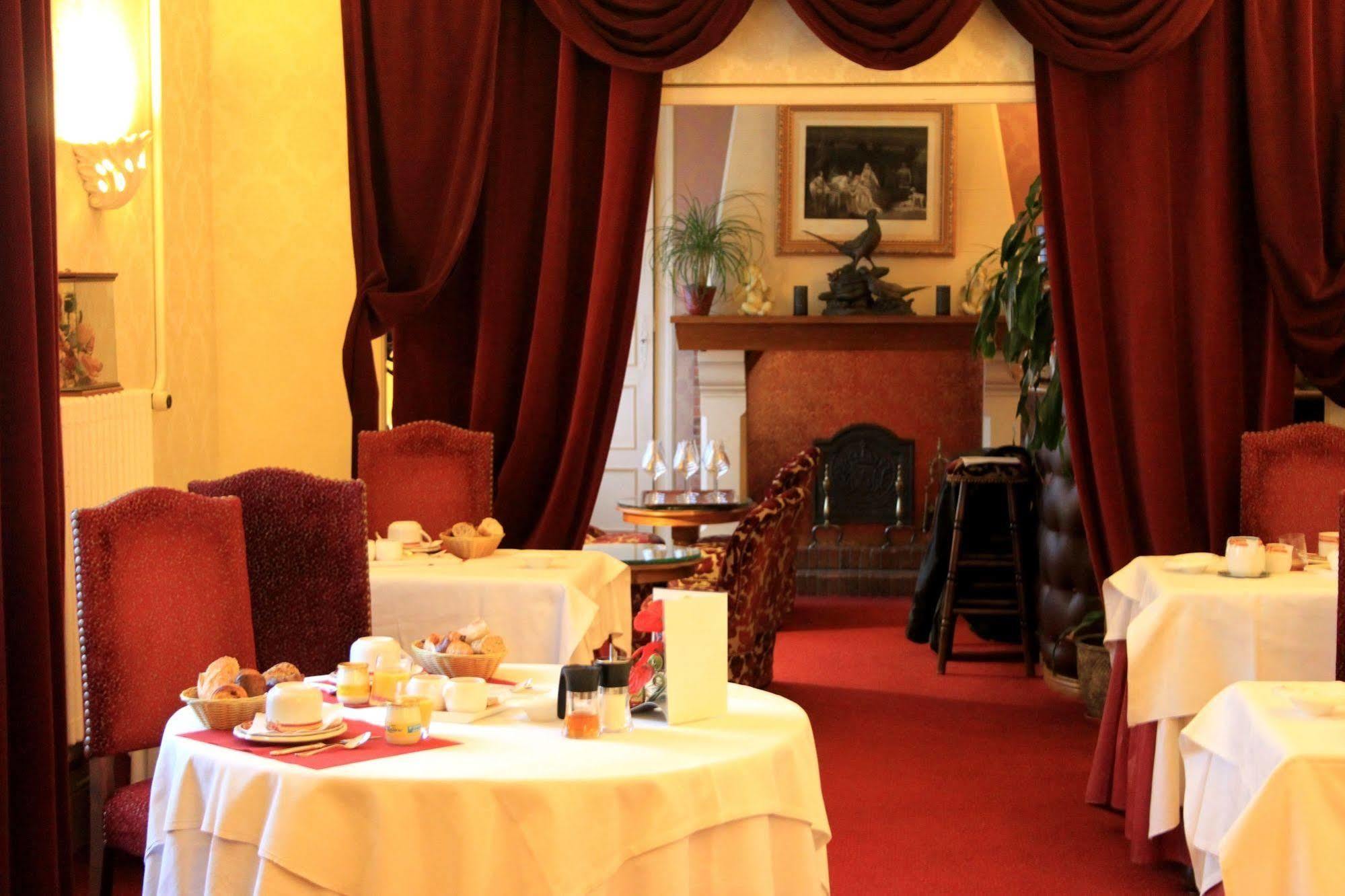 Hostellerie Du Grand Sully Екстериор снимка