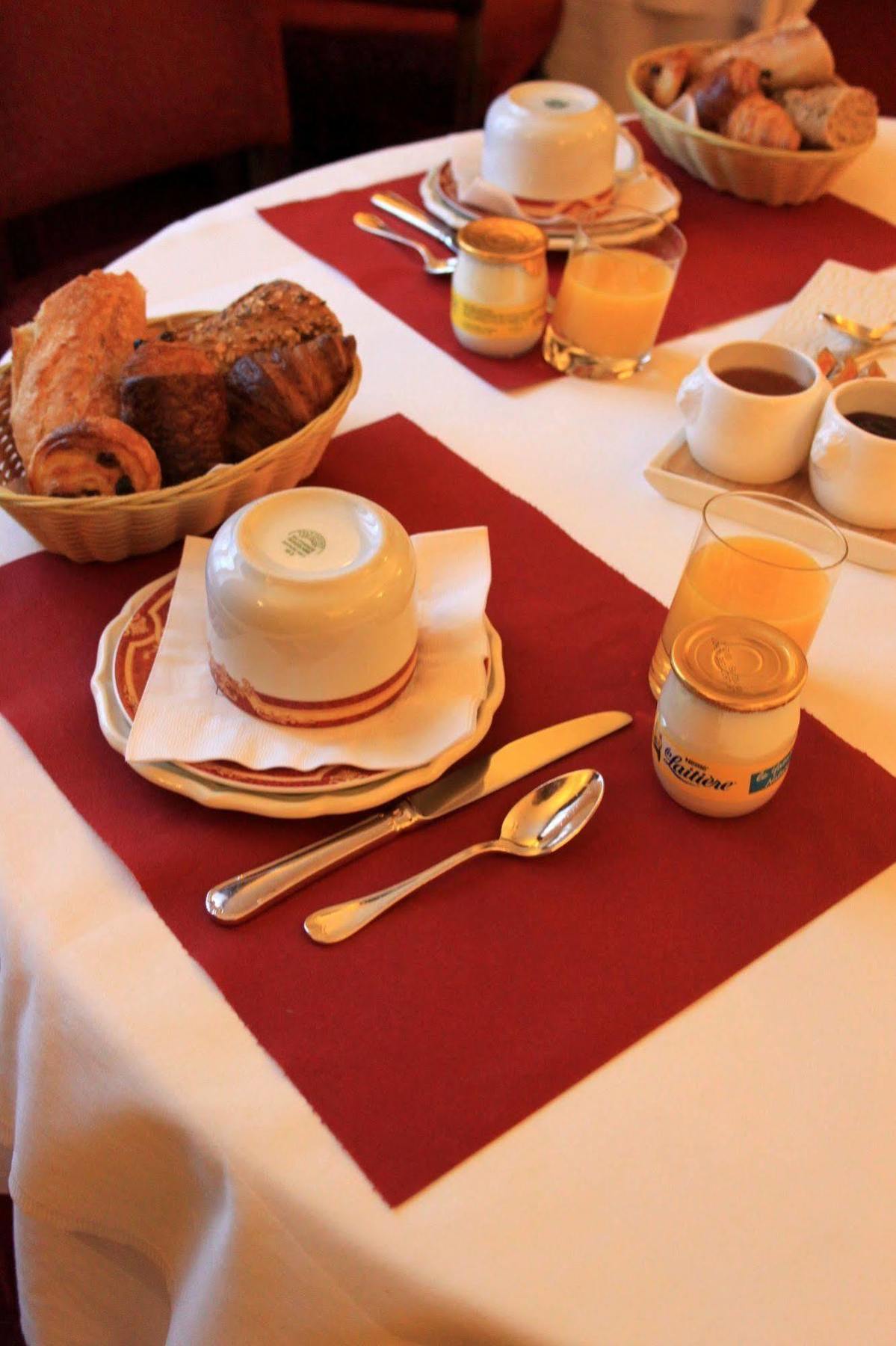 Hostellerie Du Grand Sully Екстериор снимка